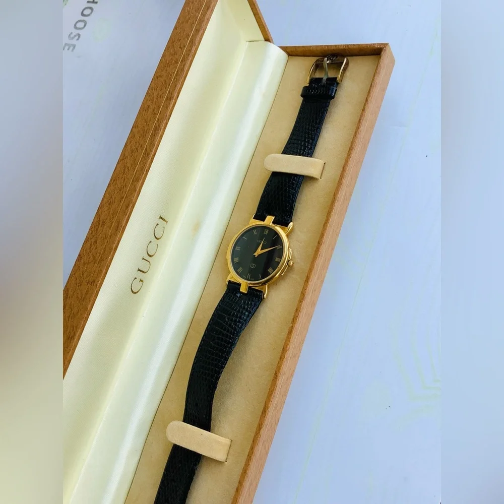 Authentic GUCCI DRESS watch💥💥💥